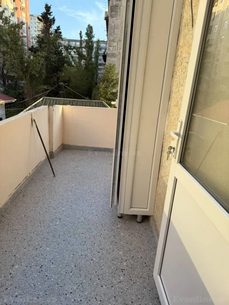 2 otaqlı köhnə tikili mənzil satılır — Xalqlar Dostluğu m., Bakı - şəkil 10