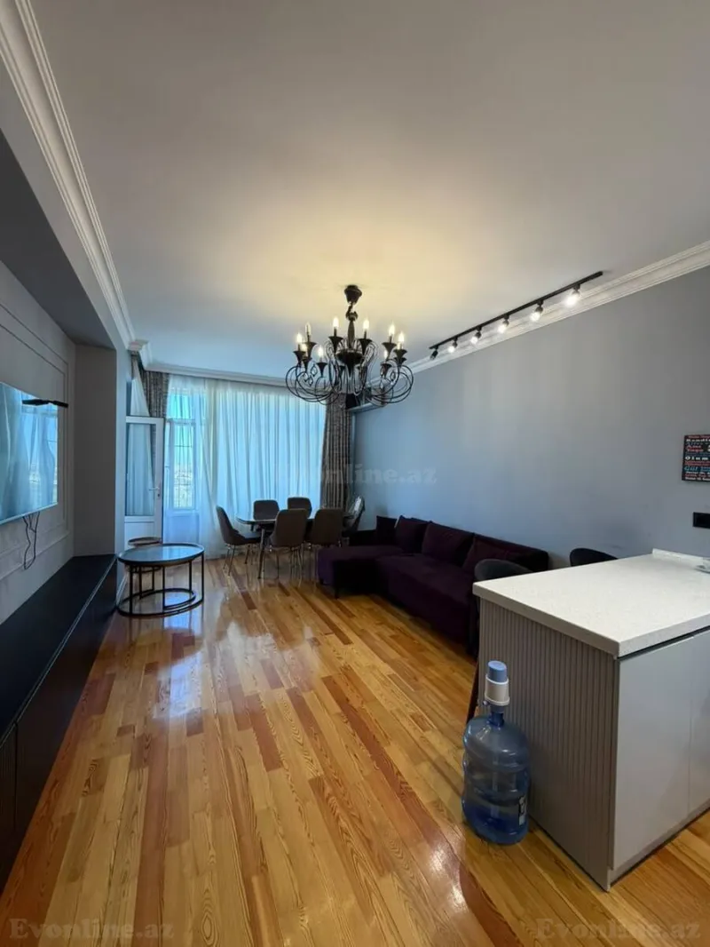 3 otaqlı Mənzil 105 m² Nizami r. Satılır
