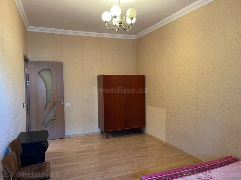 1 otaqlı köhnə tikili mənzil satılır — Koroğlu m., Bakı - şəkil 2