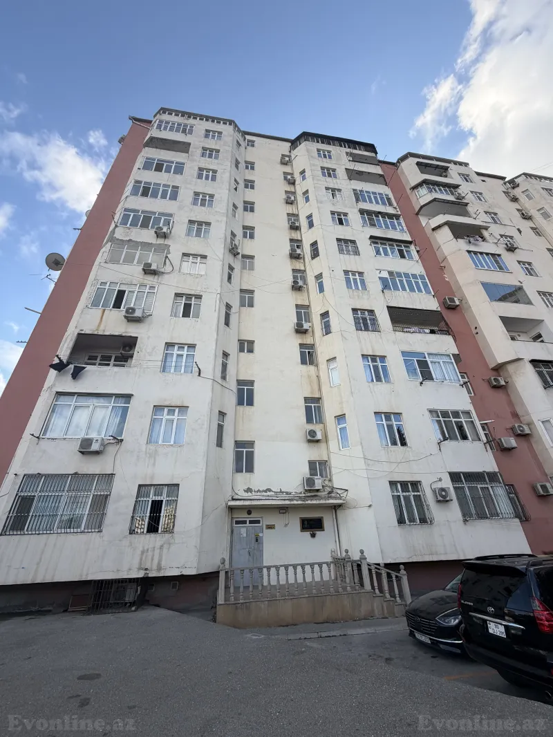 3 otaqlı Mənzil 107 m² 4-cü mikrorayon Satılır
