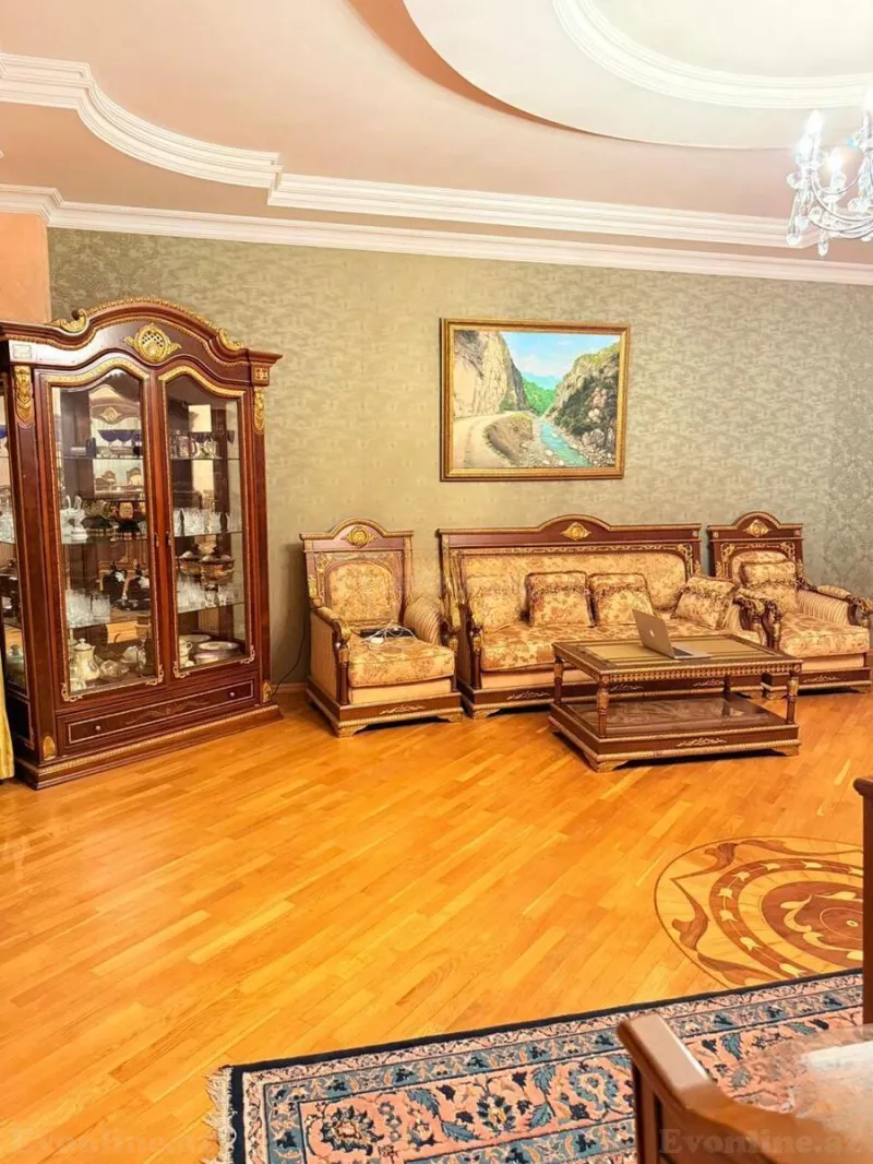 3 otaqlı Mənzil 160 m² 28 May m. Kirayə verilir