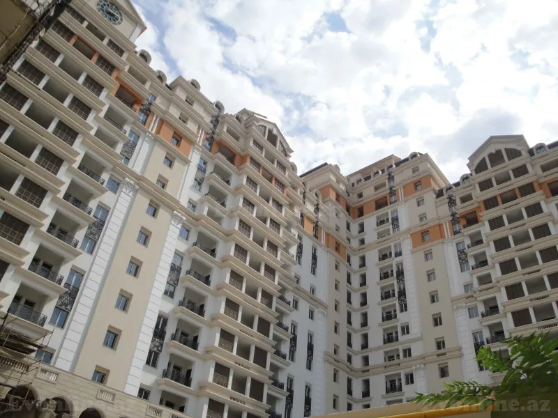 4 otaqlı Mənzil 195 m² Nəsimi r. Kirayə verilir