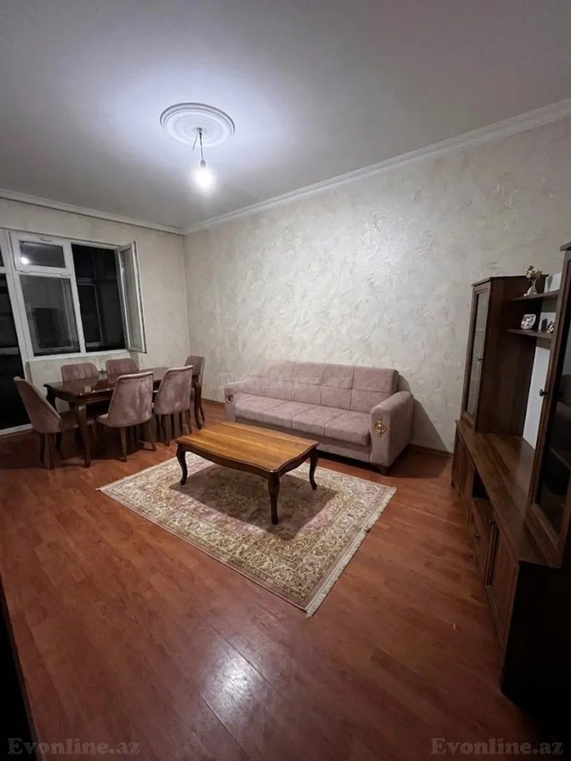 2 otaqlı köhnə tikili mənzil kirayə verilir — 4-cü mikrorayon, Bakı