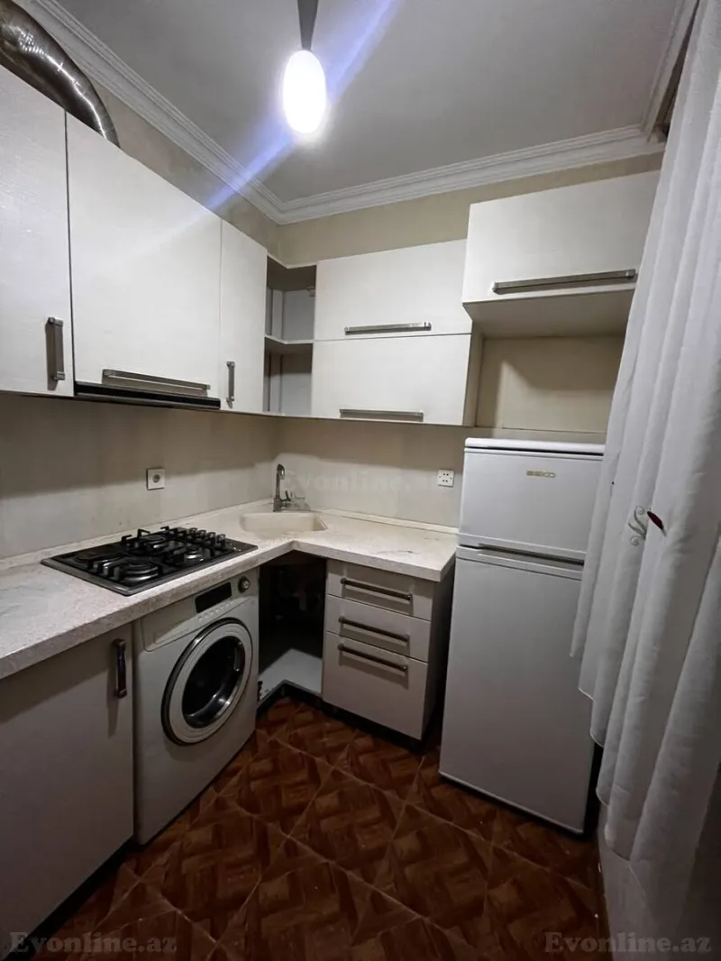 2 otaqlı köhnə tikili mənzil kirayə verilir — 4-cü mikrorayon, Bakı - şəkil 4