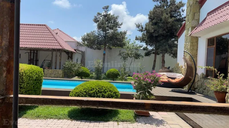 5 otaqlı Həyət evi 250 m² Mərdəkan Satılır