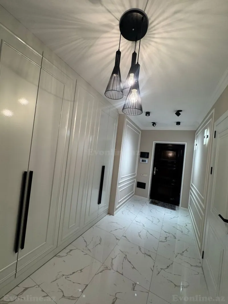2 otaqlı Mənzil 80 m² 8 Noyabr m. Kirayə verilir