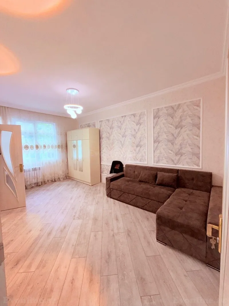2 otaqlı köhnə tikili mənzil satılır — 5-ci mikrorayon, Bakı - şəkil 3