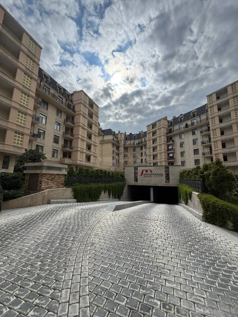 4 otaqlı Mənzil 204 m² Ağ şəhər Satılır
