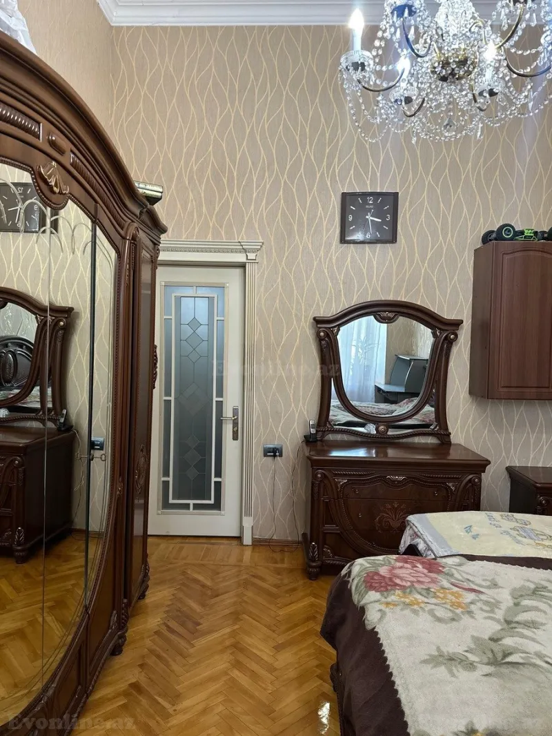 4 otaqlı köhnə tikili mənzil satılır — Səbail r., Bakı - şəkil 12