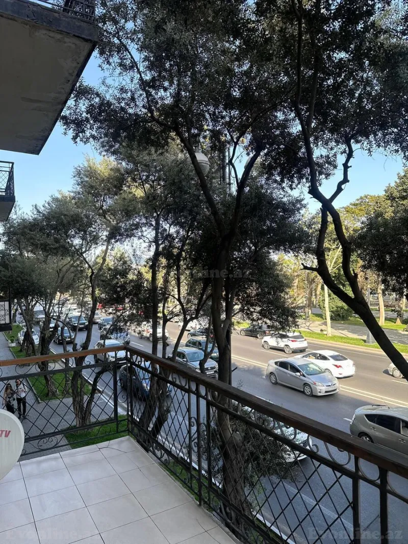 4 otaqlı köhnə tikili mənzil satılır — Səbail r., Bakı - şəkil 17