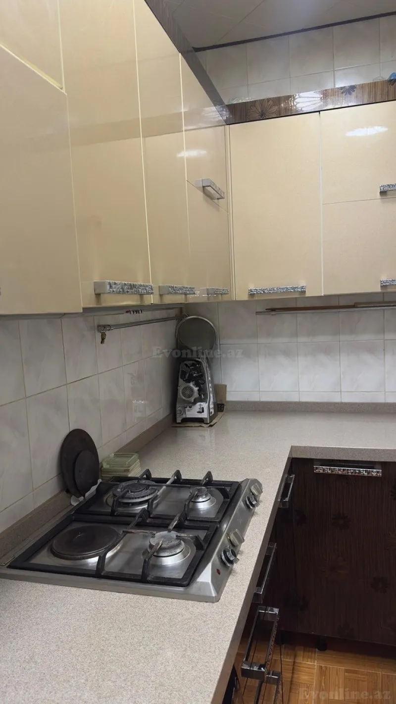 4 otaqlı köhnə tikili mənzil satılır — Səbail r., Bakı - şəkil 20