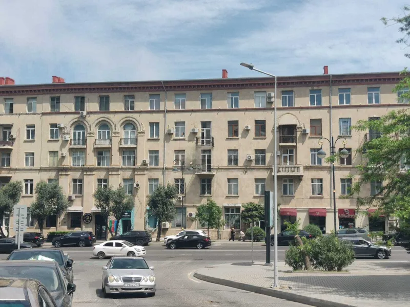 2 otaqlı Mənzil 64 m² Elmlər Akademiyası m. Satılır