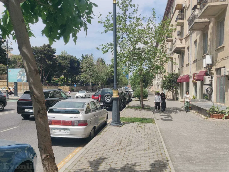 2 otaqlı köhnə tikili mənzil satılır — Elmlər Akademiyası m., Bakı - şəkil 14