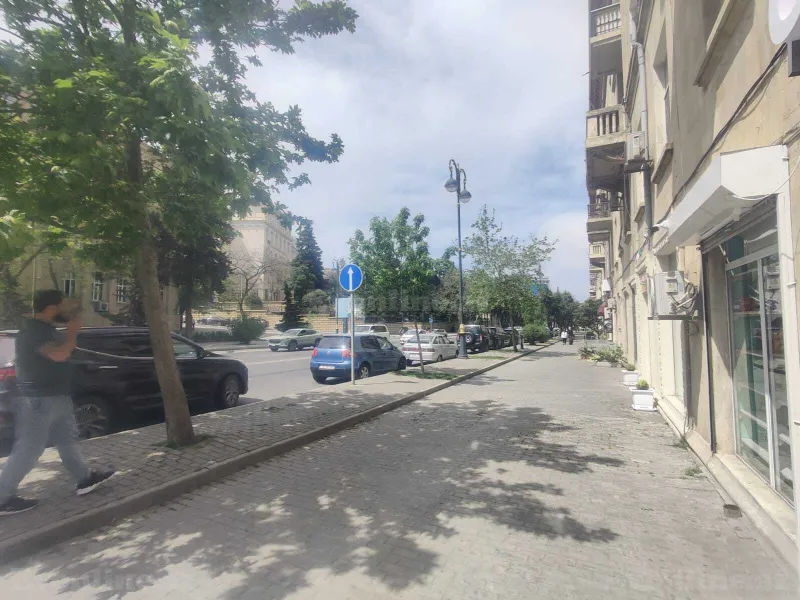 2 otaqlı köhnə tikili mənzil satılır — Elmlər Akademiyası m., Bakı - şəkil 17
