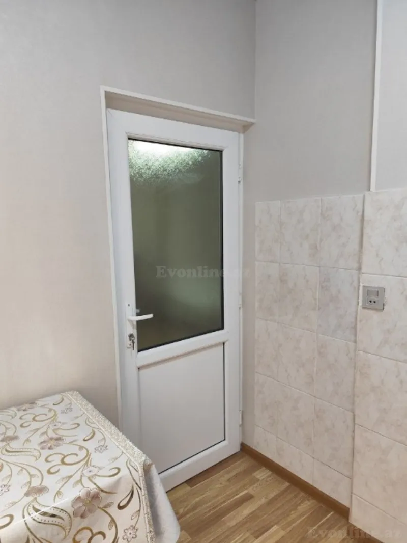 1 otaqlı köhnə tikili mənzil kirayə verilir — 2-ci mikrorayon, Bakı - şəkil 8
