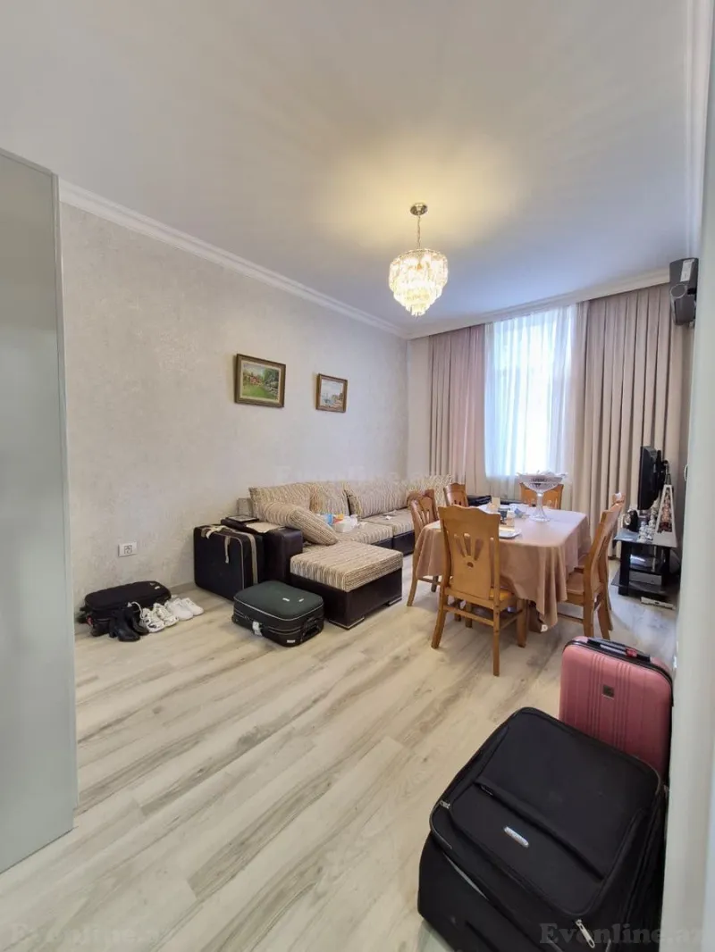 2 otaqlı köhnə tikili mənzil satılır — Elmlər Akademiyası m., Bakı - şəkil 2