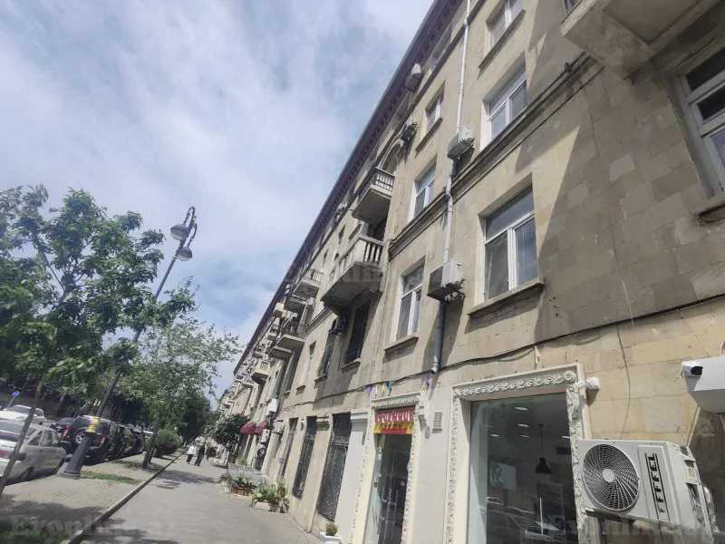 2 otaqlı köhnə tikili mənzil satılır — Elmlər Akademiyası m., Bakı - şəkil 18