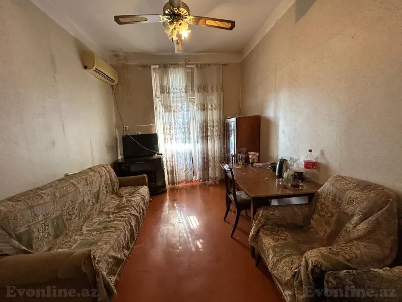 2 otaqlı Mənzil 40 m² Elmlər Akademiyası m. Kirayə verilir