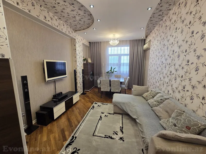 3 otaqlı Mənzil 80 m² 7-ci mikrorayon Satılır