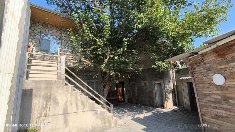 7 otaqlı Həyət evi 240 m² Biləcəri Satılır