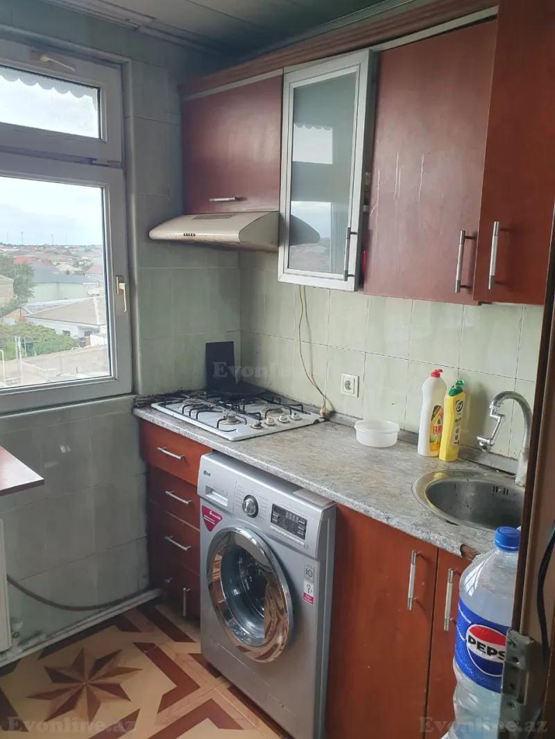 2 otaqlı köhnə tikili mənzil kirayə verilir — Binə, Bakı - şəkil 4