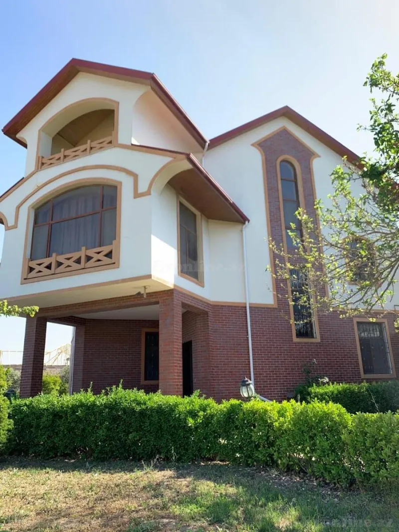 8 otaqlı Həyət evi 400 m² Novxanı Satılır