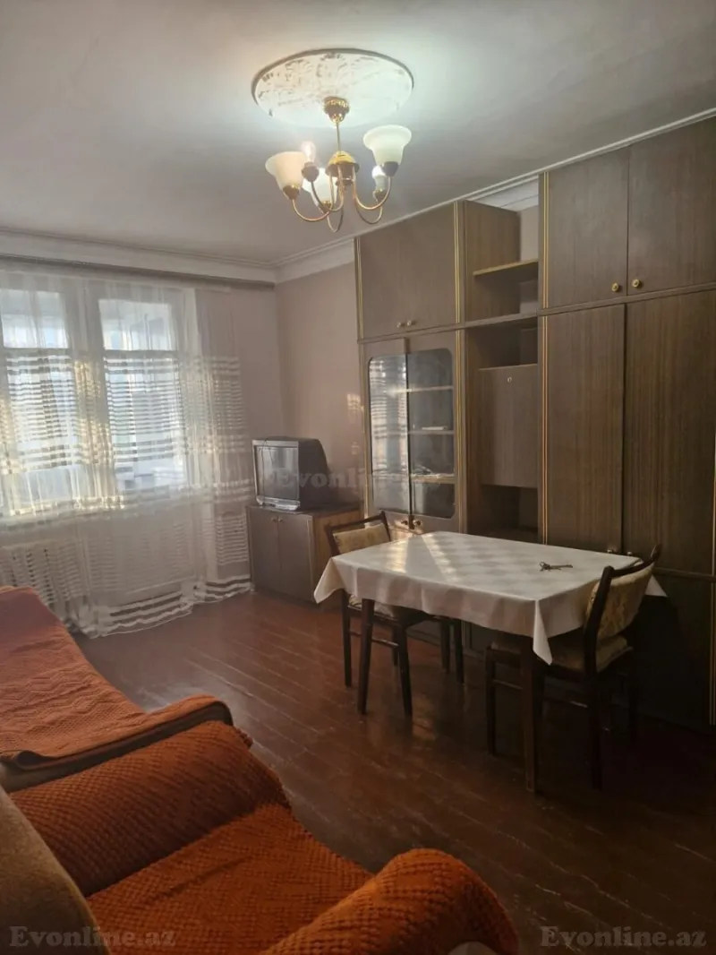 2 otaqlı köhnə tikili mənzil satılır — Bakmil m., Bakı - şəkil 2