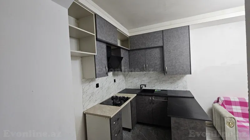 3 otaqlı Mənzil 67 m² Bakıxanov Kirayə verilir