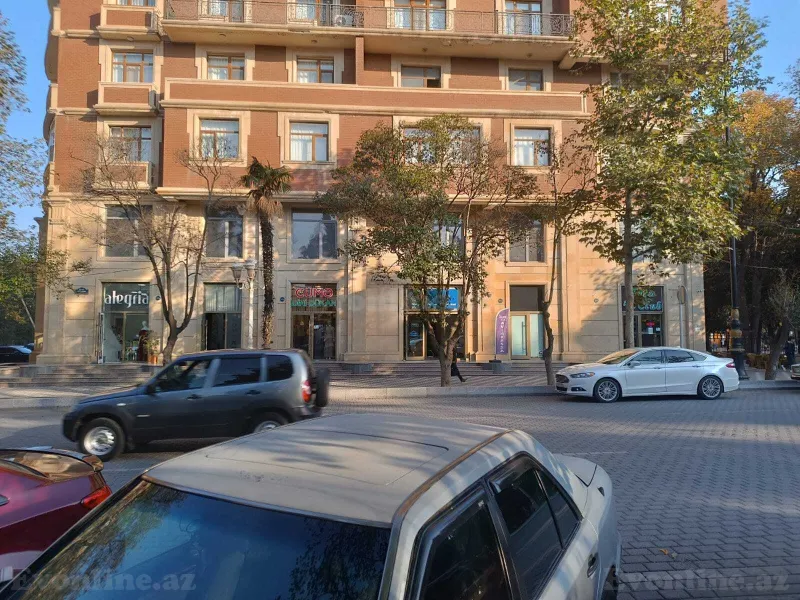 Obyekt 1150 m² Abşeron r. Satılır