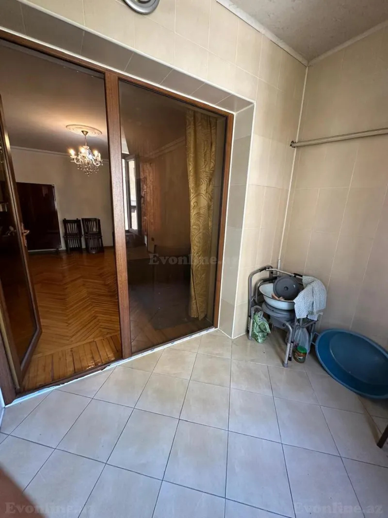 3 otaqlı Mənzil 75 m² Nizami m. Satılır