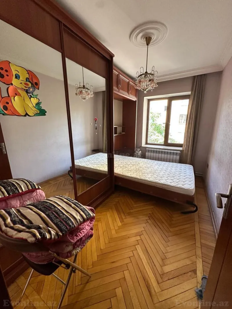 3 otaqlı köhnə tikili mənzil satılır — Nizami m., Bakı - şəkil 3