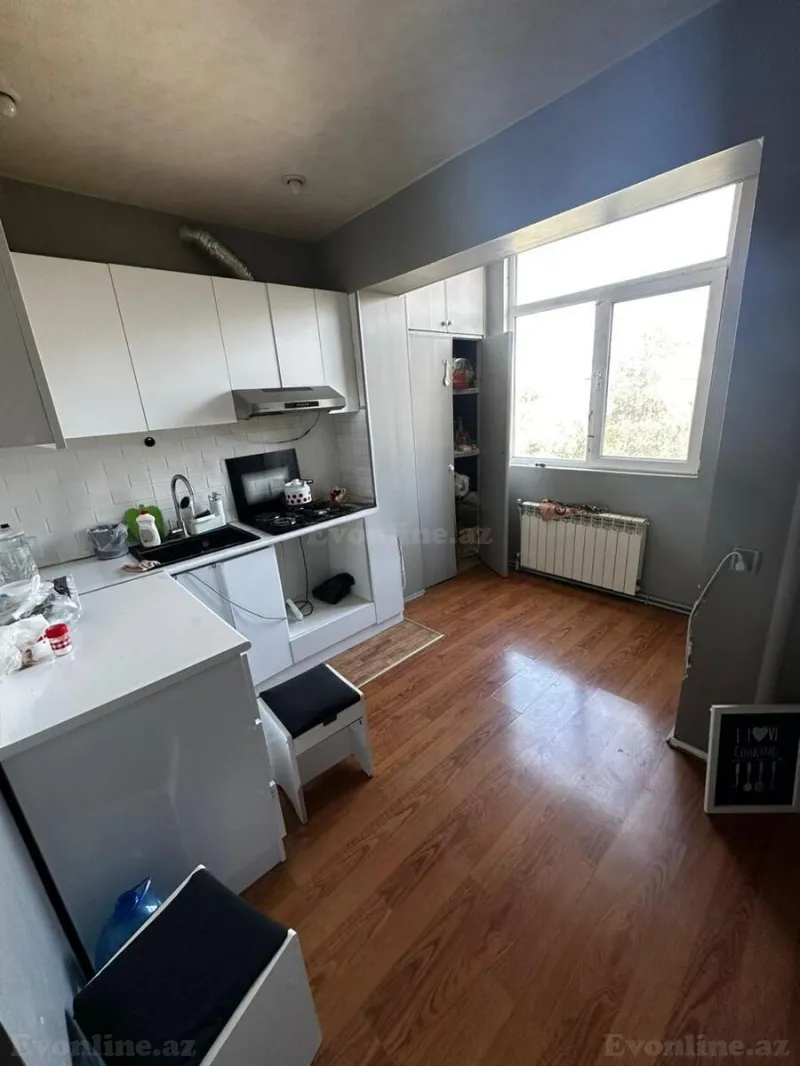 2 otaqlı köhnə tikili mənzil satılır — 8-ci mikrorayon, Bakı - şəkil 2