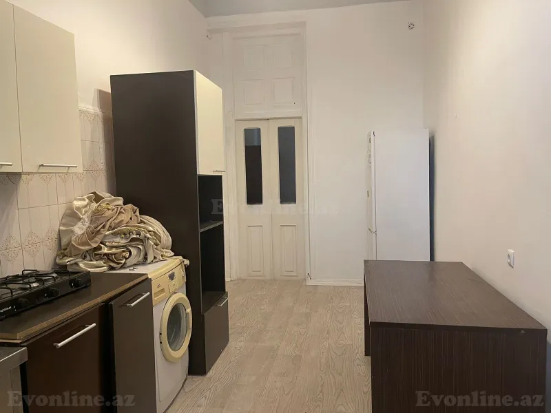 1 otaqlı köhnə tikili mənzil kirayə verilir — Nəsimi r., Bakı