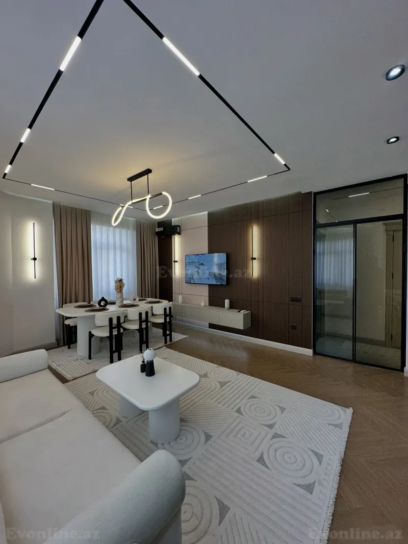 3 otaqlı Mənzil 93 m² Xətai m. Satılır