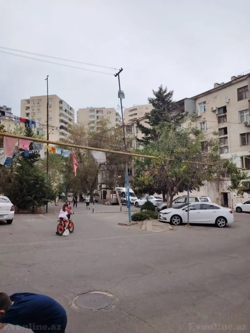 3 otaqlı köhnə tikili mənzil satılır — Yasamal, Bakı - şəkil 9