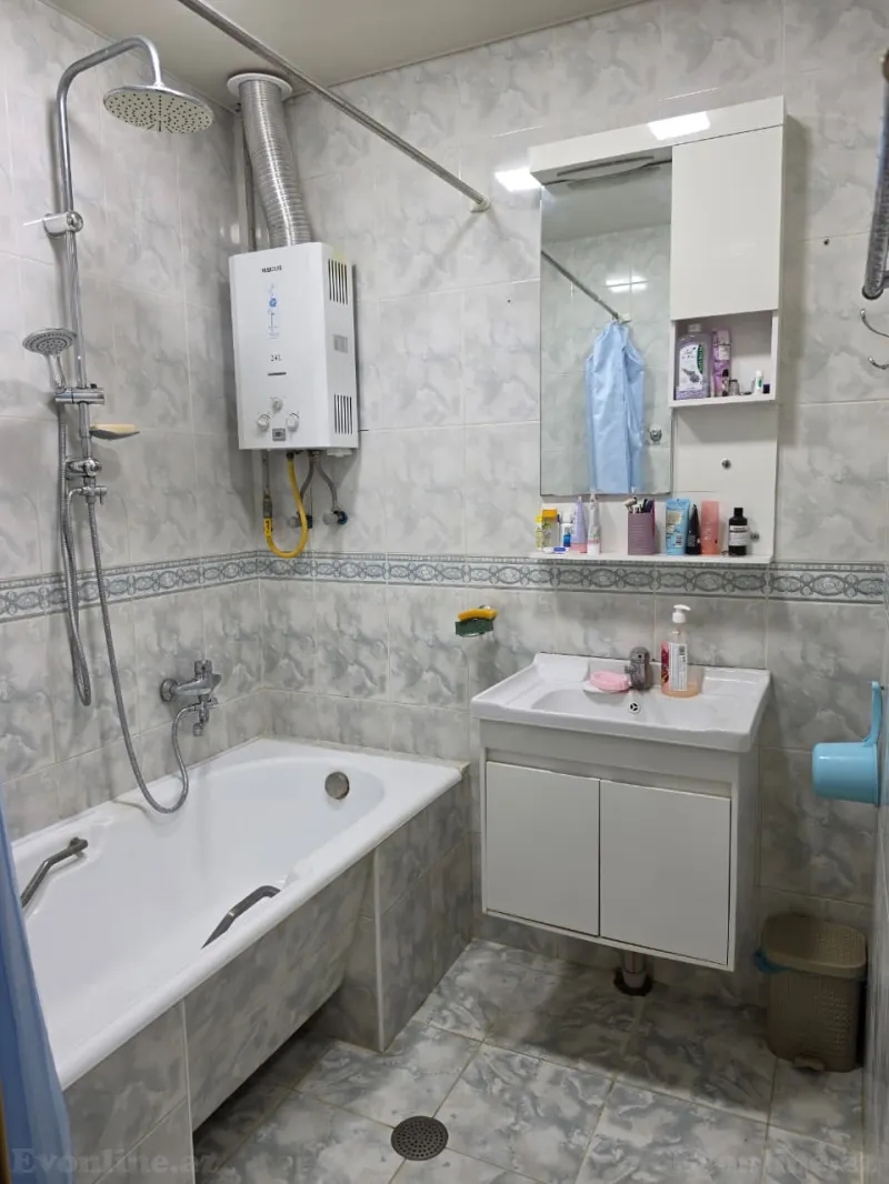 3 otaqlı köhnə tikili mənzil satılır — 4-cü mikrorayon, Bakı - şəkil 13