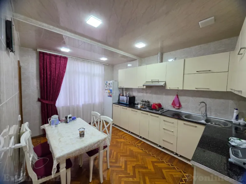 3 otaqlı köhnə tikili mənzil satılır — 4-cü mikrorayon, Bakı - şəkil 15