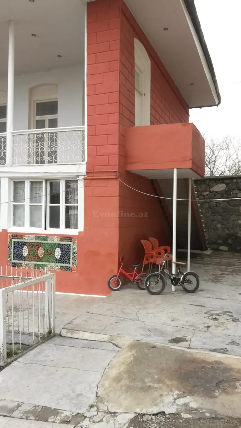 6 otaqlı həyət evi satılır — Şəki - şəkil 4