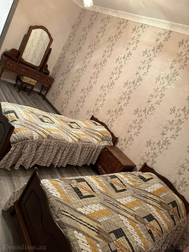 2 otaqlı köhnə tikili mənzil kirayə verilir — 4-cü mikrorayon, Bakı - şəkil 3