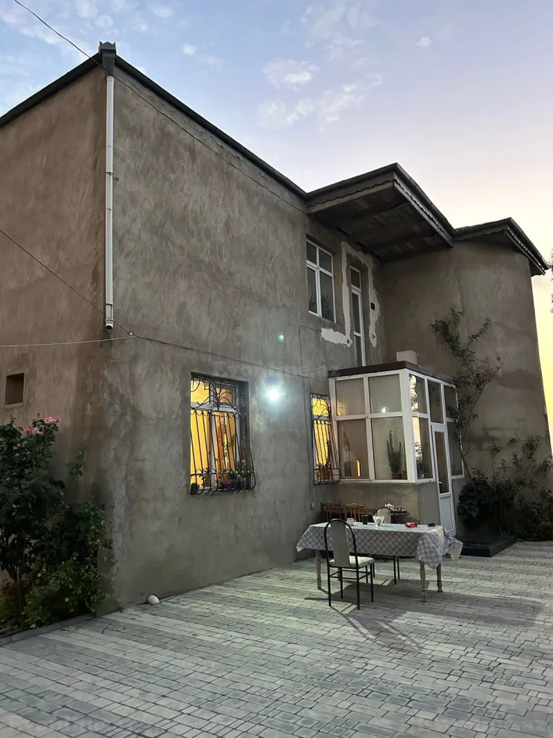 7 otaqlı həyət evi satılır, Bakı, Binəqədi r., Memar Əcəmi m., 9-cu mikrorayon