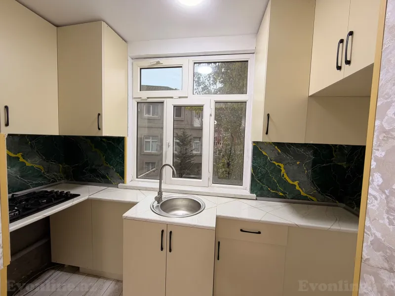 2 otaqlı köhnə tikili mənzil satılır — Yeni Günəşli, Bakı - şəkil 3