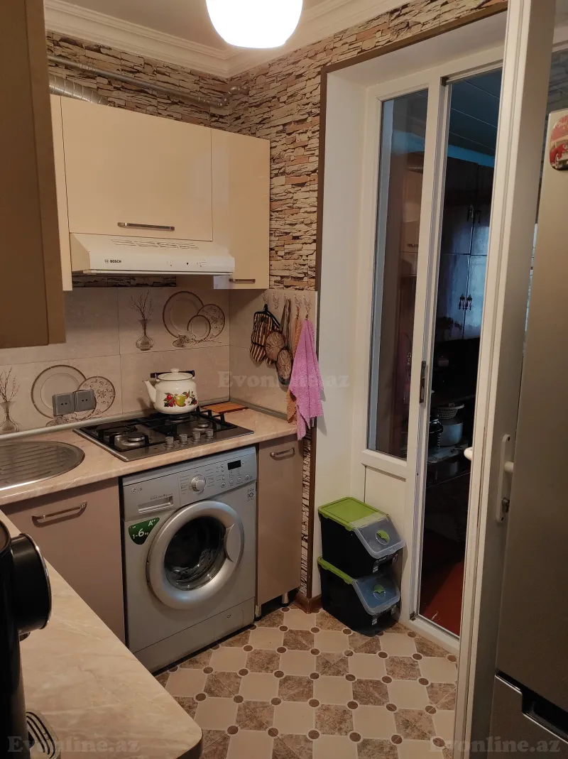 3 otaqlı köhnə tikili mənzil satılır — Buzovna, Bakı - şəkil 13