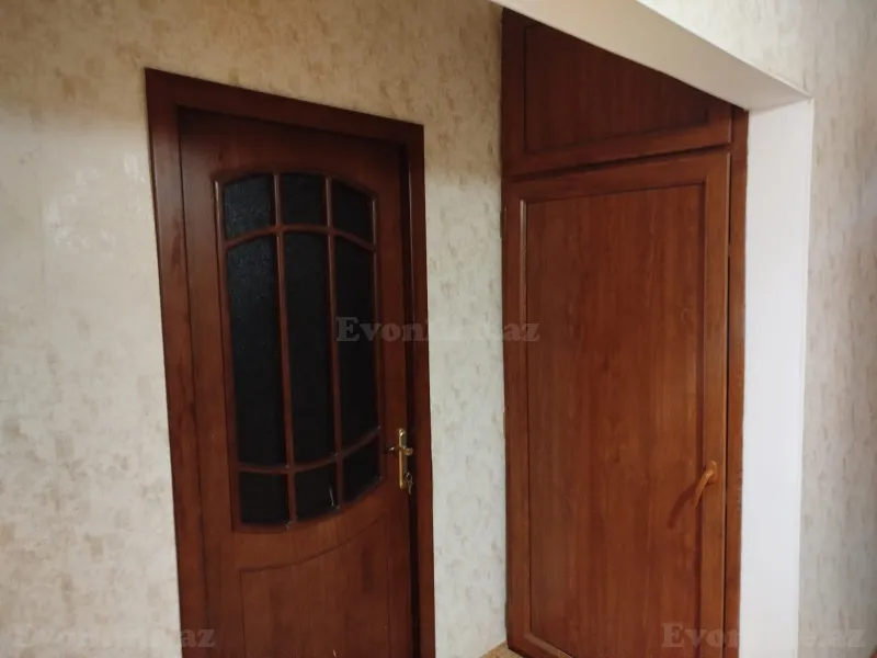 4 otaqlı köhnə tikili mənzil kirayə verilir — 7-ci mikrorayon, Bakı - şəkil 3