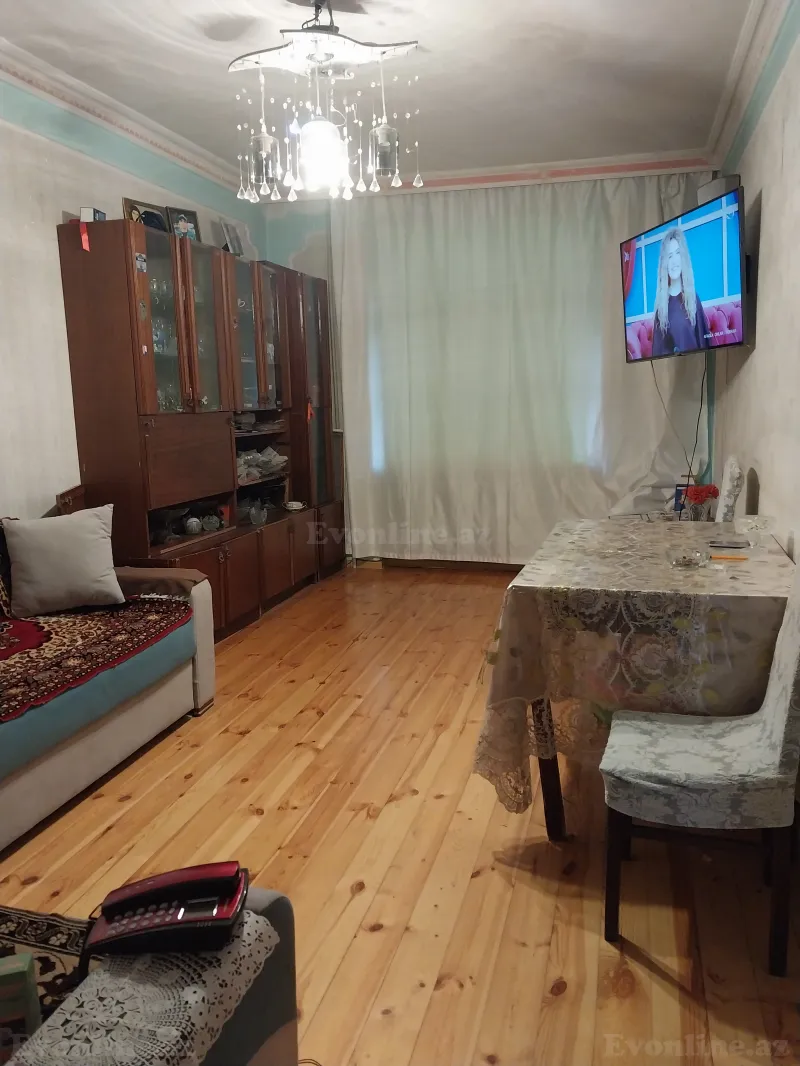 5 otaqlı köhnə tikili mənzil satılır — Qaraçuxur, Bakı