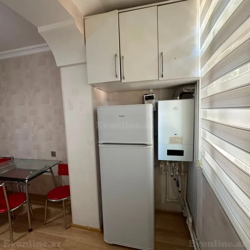 2 otaqlı köhnə tikili mənzil kirayə verilir — Neftçilər m., Bakı - şəkil 4